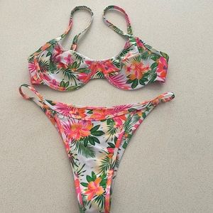 Kulani kini set brand new never worn